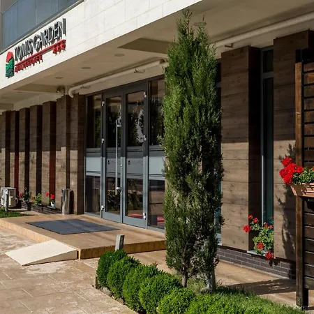 Tomis Garden Apartments Mamaia