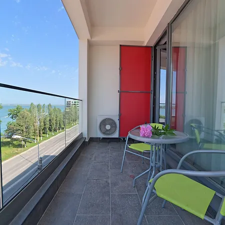 Tomis Garden Apartments Mamaia