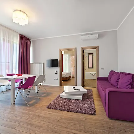 Tomis Garden Apartments Mamaia Aparthotel