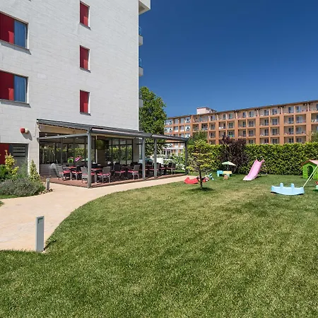 Tomis Garden Aparthotel 3*