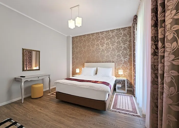 Tomis Garden 아파트호텔 마마이아