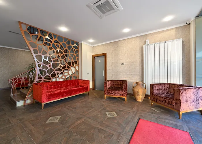 Tomis Garden 아파트호텔 마마이아