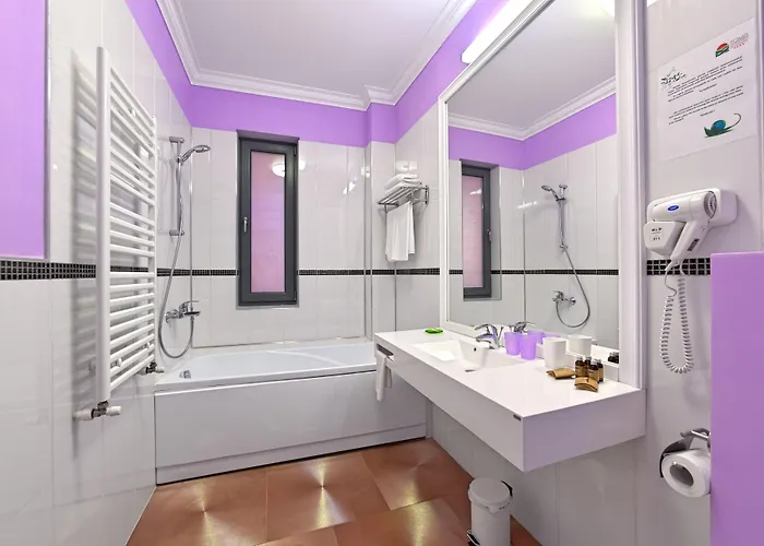 Tomis Garden 아파트호텔 마마이아