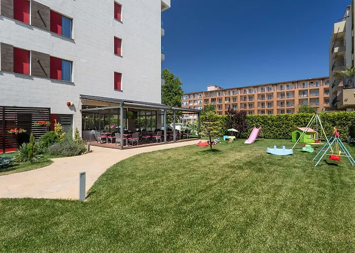 Tomis Garden 아파트호텔 마마이아