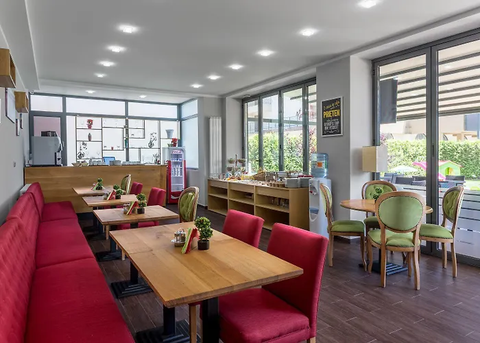 Tomis Garden 마마이아