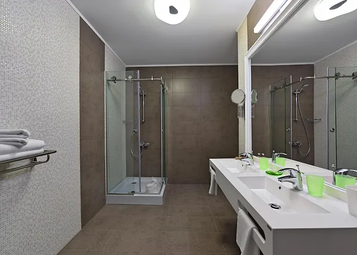 Tomis Garden 마마이아